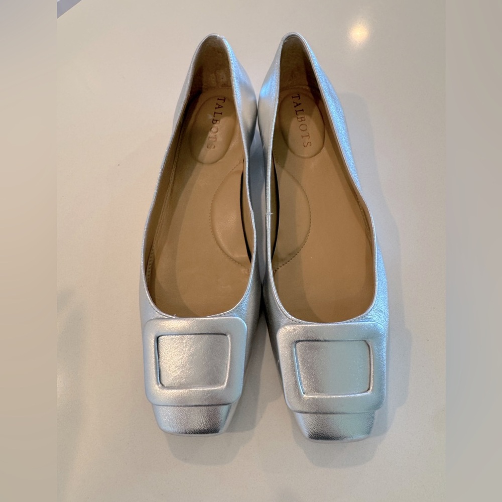 TALBOTS Sutton buckle leather flats in silver 7